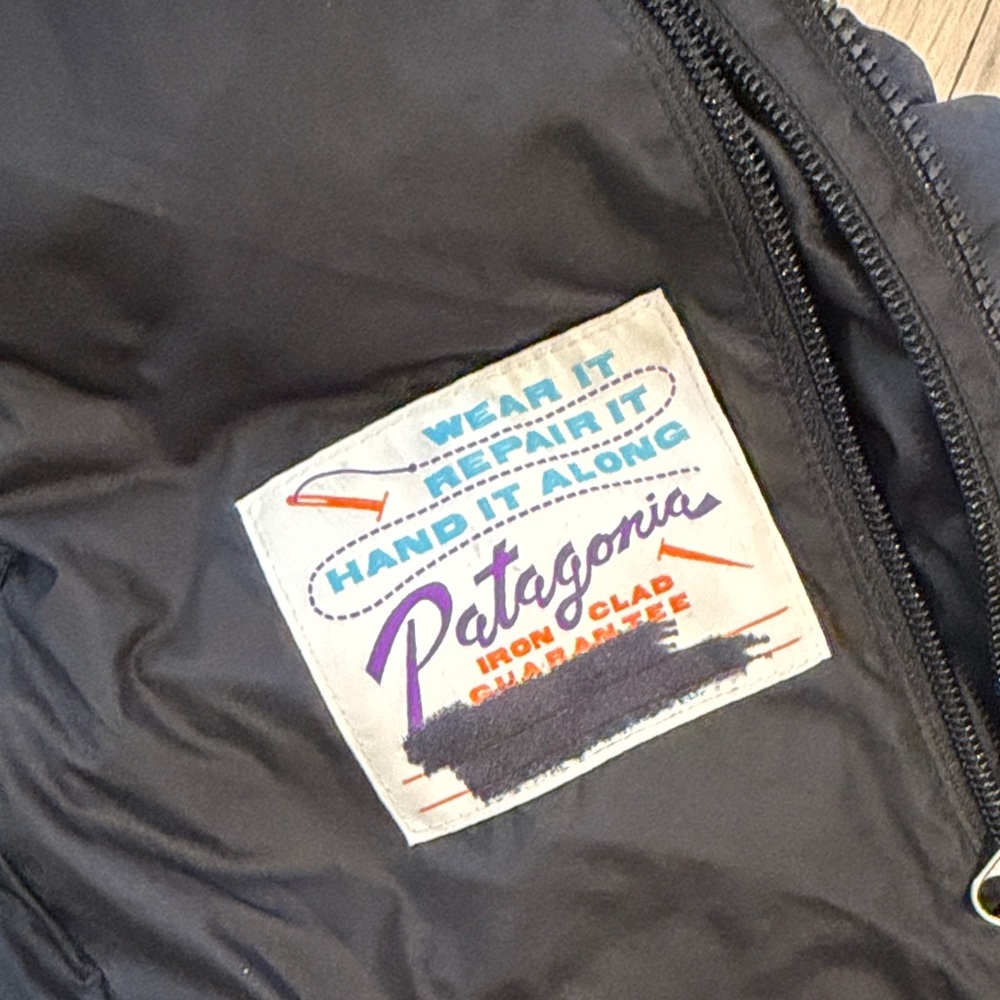 Patagonia Kids Black Puffer Jacket - Picture 3 of 3